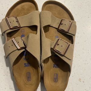 NWOT Birkenstocks size 39 or woman’s 7.5-8